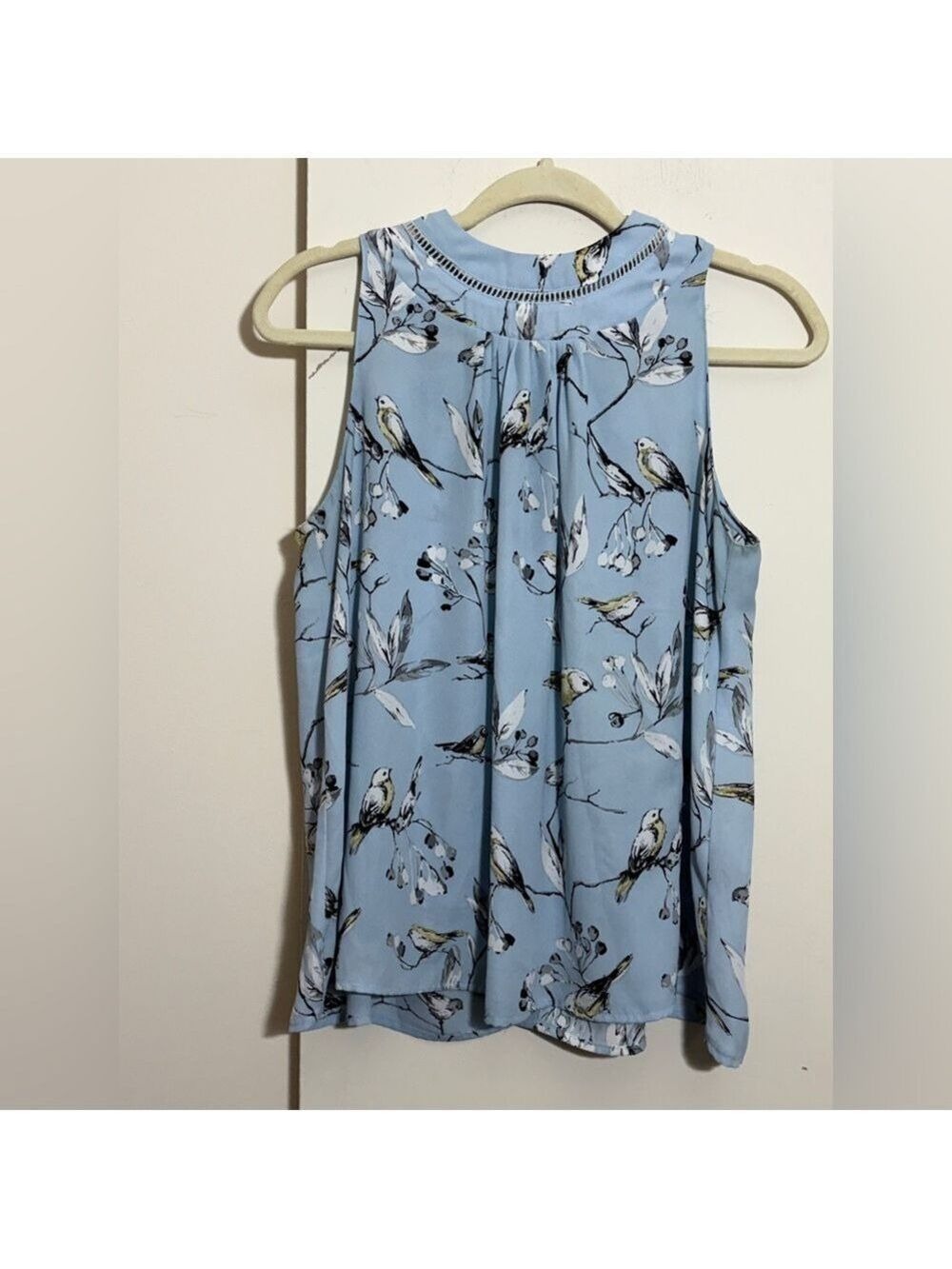 Premise Studio Blue Bird Floral Sleeveless Blouse Pleated Workwear Size S